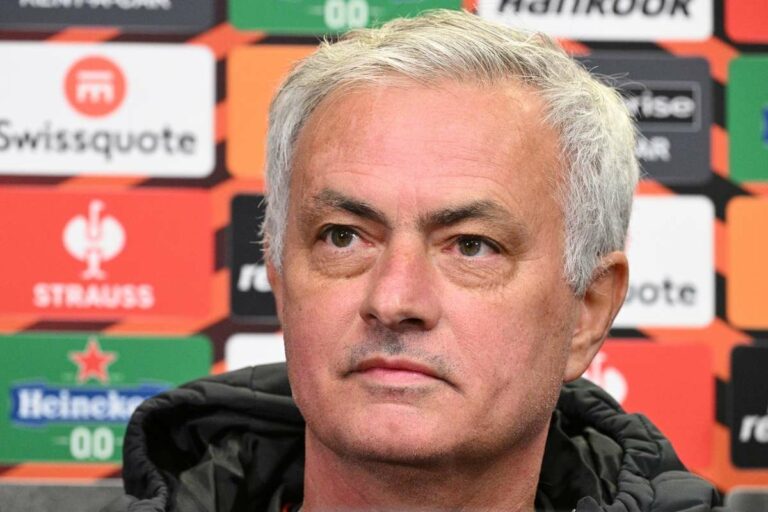 Mourinho a fait l’éloge de Trpisovski et a défendu le Slavia : L’entraîneur de la Lazio l’a insulté, c’est une grande équipe
