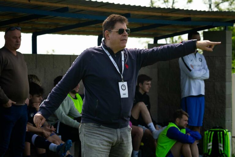 Oubliez Stramaccioni. L’entraîneur italien en République tchèque s’entraîne, il est déjà dans la division