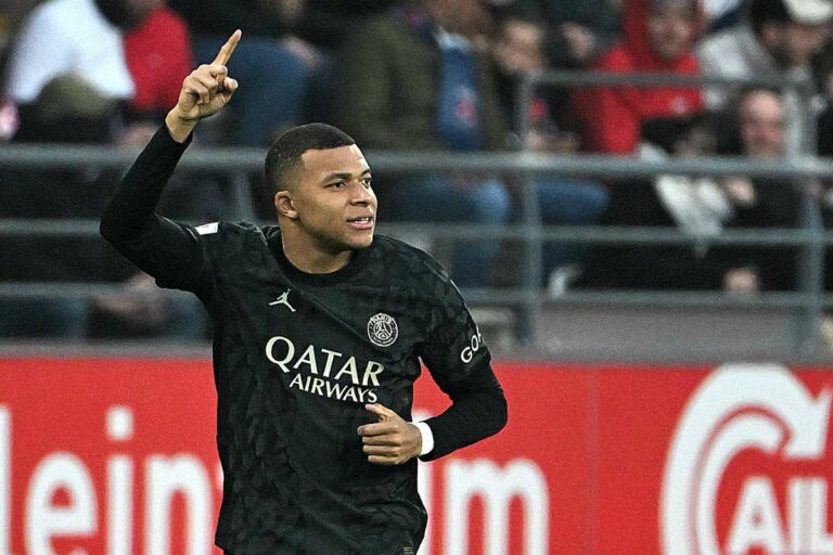 Reims n’a pas eu de nouvelle surprise, le triplé de Mbappé a remis le PSG sur le devant de la scène