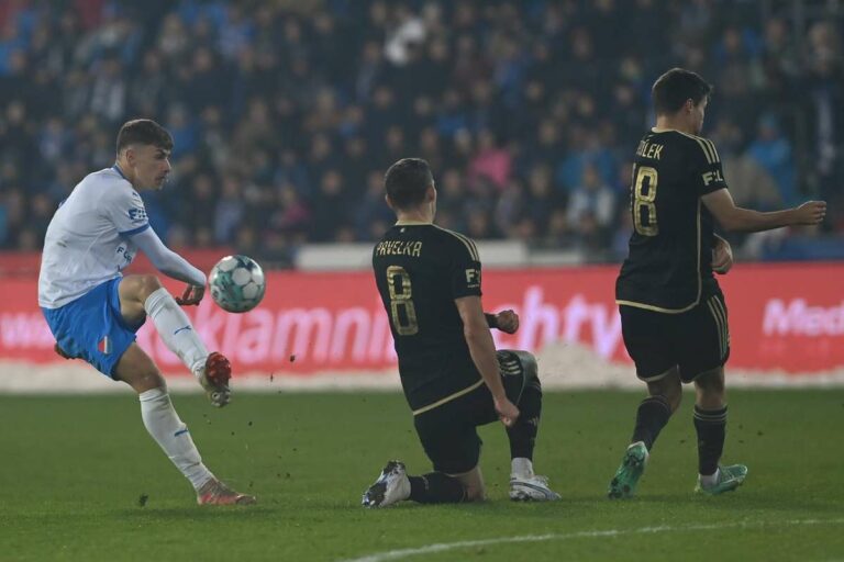 Rigo, le joueur d’Ostrava, attend avec impatience le derby contre la République tchèque et l’Euro à domicile. La défaite contre le Sparta nous fait encore mal, dit-il.