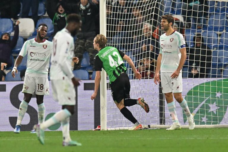 Salernitana toujours en quête de sa première victoire de la saison, Sassuolo sauvé par deux arrêts de Thorstvedt