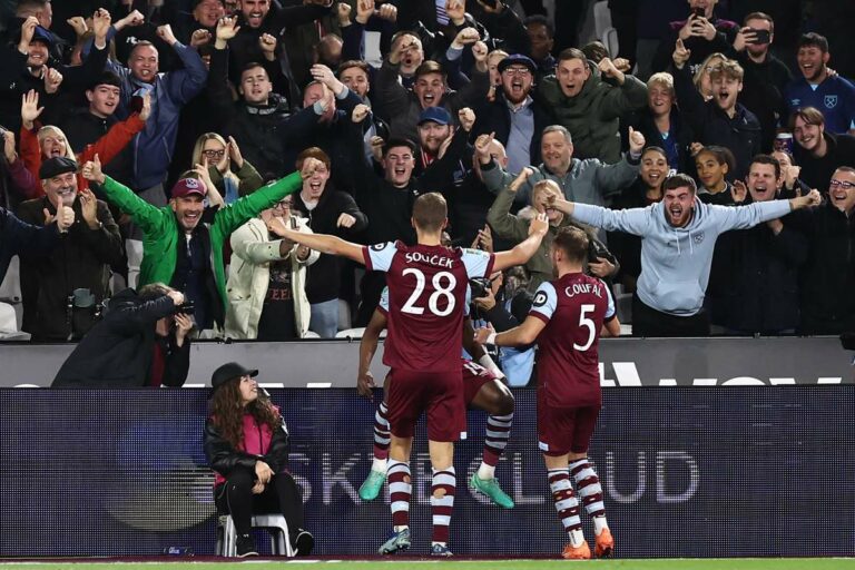 West Ham affrontait Arsenal en coupe. Soucek et Coufal ont participé à la victoire 3:1.
