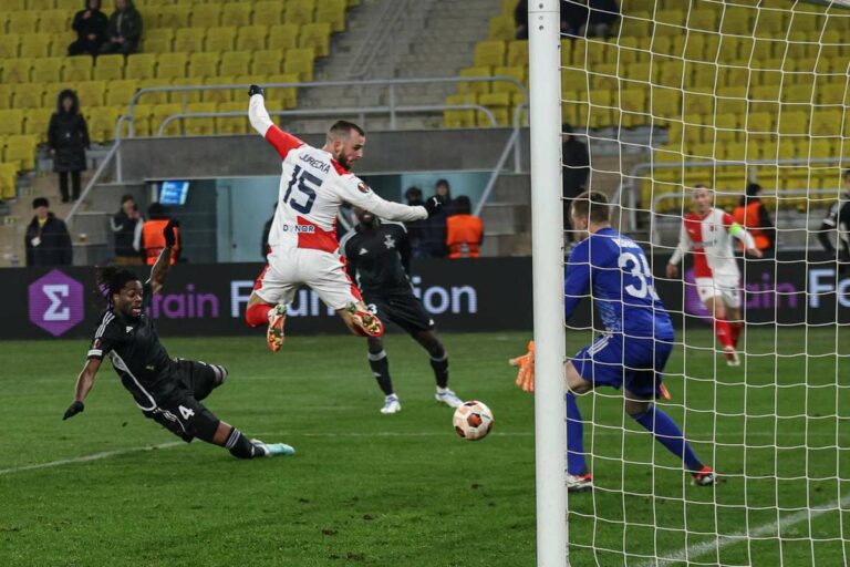Le but était un peu un coup de chance, a admis Jurečka. L’adversaire nous a offert un cadeau à la fin
