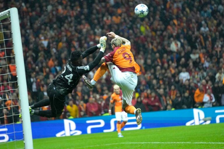 Manchester United a perdu une avance de 3-1 et ses espoirs de promotion sont gelés. Arsenal et le PSV sont les prochains